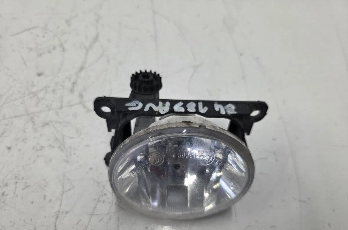 Phare antibrouillard avant gauche PEUGEOT 208 1 PHASE 2 occasion