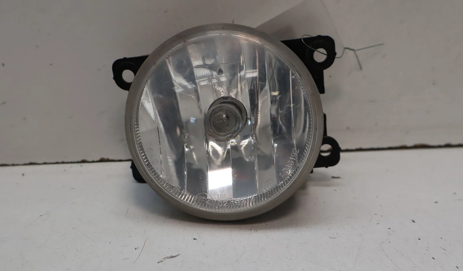 Phare antibrouillard avant gauche Peugeot 3008 Monospace (0U_) 1.2 (2015-2016) occasion