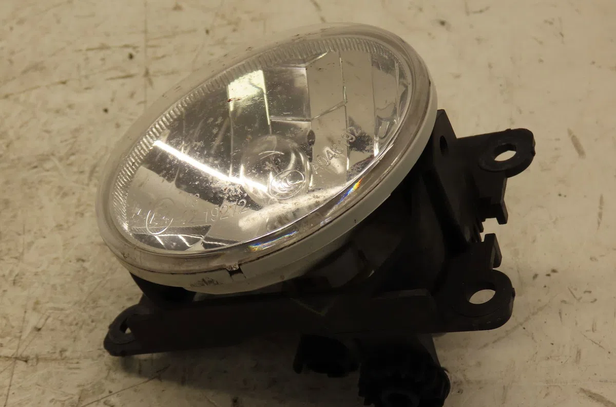 Phare antibrouillard avant gauche Peugeot 3008 Monospace (0U_) 1.6 bluehdi 120 (2014-2016) occasion