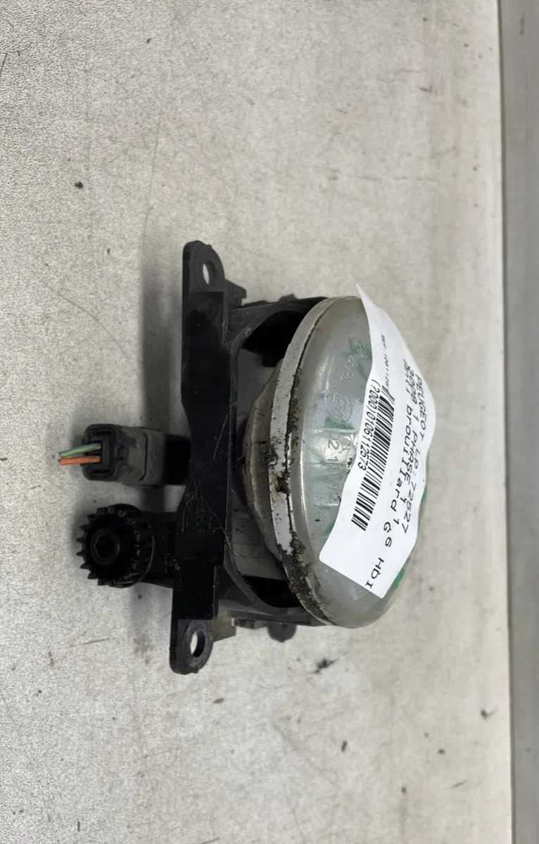 Phare antibrouillard avant gauche Peugeot 3008 Monospace (0U_) 1.6 hdi (2009-2016) 5 portes occasion