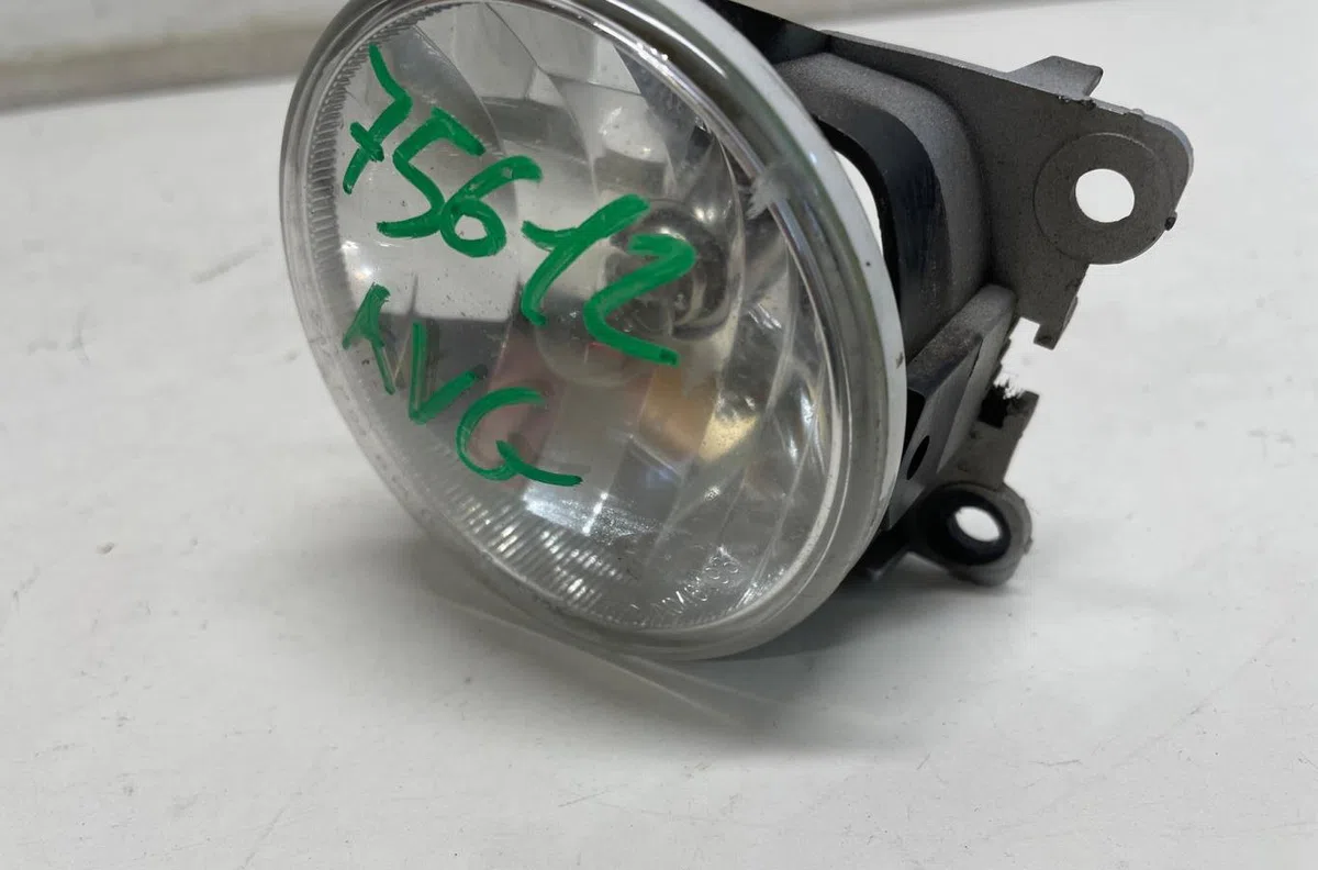 Phare antibrouillard avant gauche Peugeot 3008 Monospace (0U_) 2.0 hdi 150 - bluehdi 150 (2009-2016) 5 portes occasion
