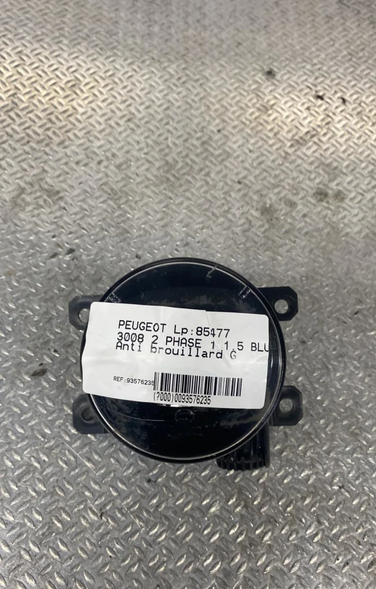 Phare antibrouillard avant gauche Peugeot 3008 SUV (MC_, MR_, MJ_, M4_) 1.5 bluehdi 130 (2018) 5 portes occasion