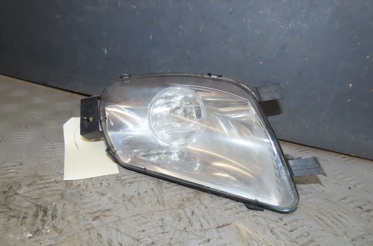 Phare antibrouillard avant gauche Peugeot 308 I (4A_, 4C_) 1.6 hdi (2007-2014) 5 portes occasion