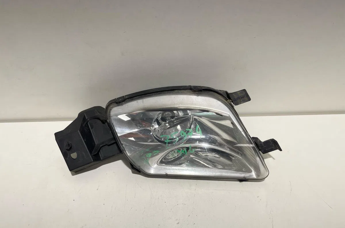 Phare antibrouillard avant gauche Peugeot 308 I (4A_, 4C_) 1.6 hdi (2007-2014) 5 portes occasion