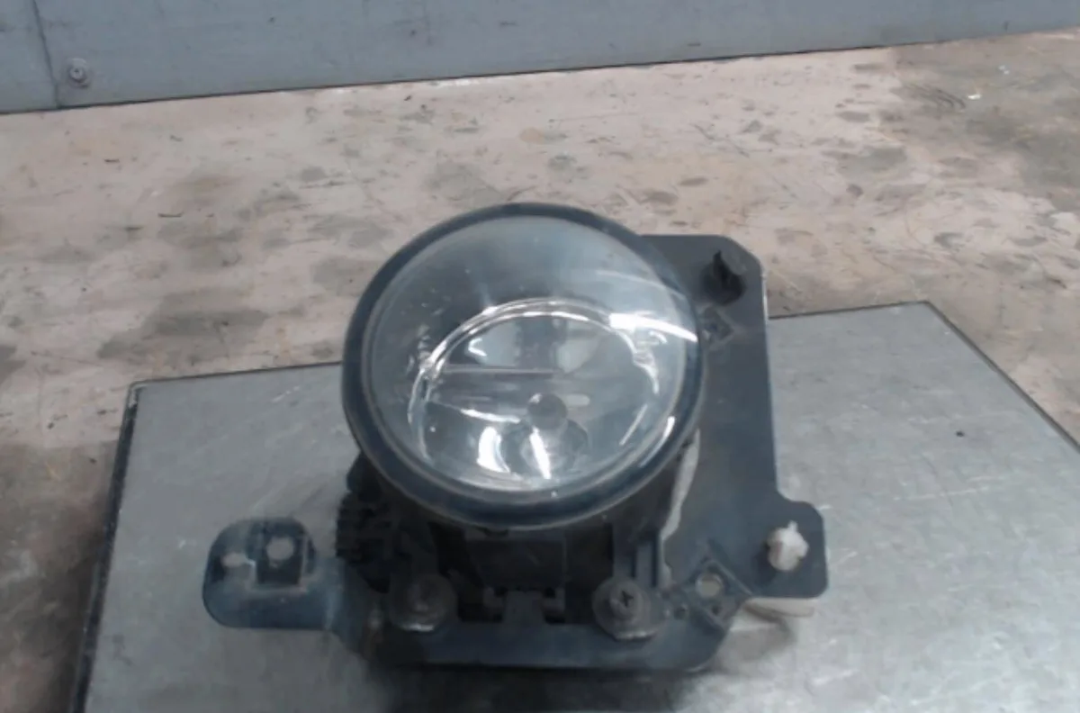 Phare antibrouillard avant gauche Peugeot 4007 (VU_, VV_) 2.2 hdi (2007-2013) occasion