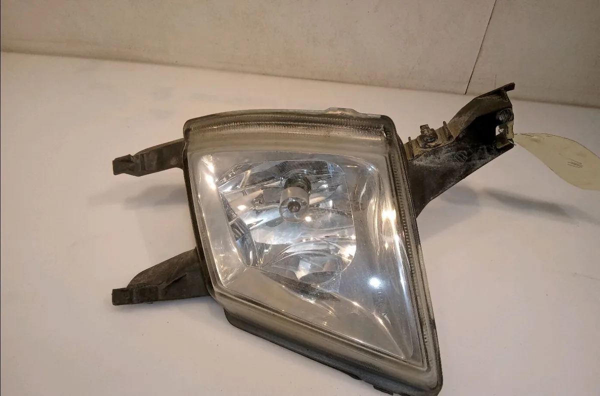 Phare antibrouillard avant gauche Peugeot 407 (6D_) 2.0 hdi 135 (6drhrh, 6drhre, 6drhrg, 6drhrj) (2004-2010) 4 portes oc