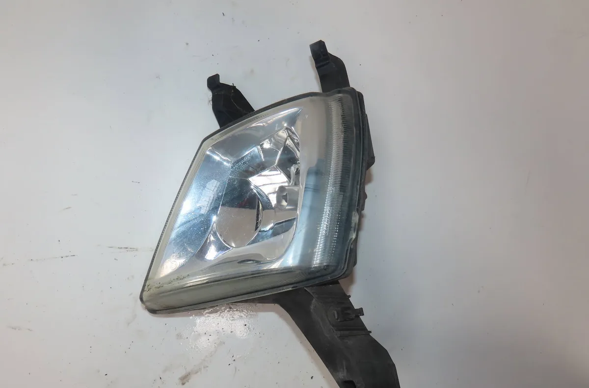 Phare antibrouillard avant gauche Peugeot 407 (6D_) 2.0 hdi (6drhrh) (2009-2010) occasion