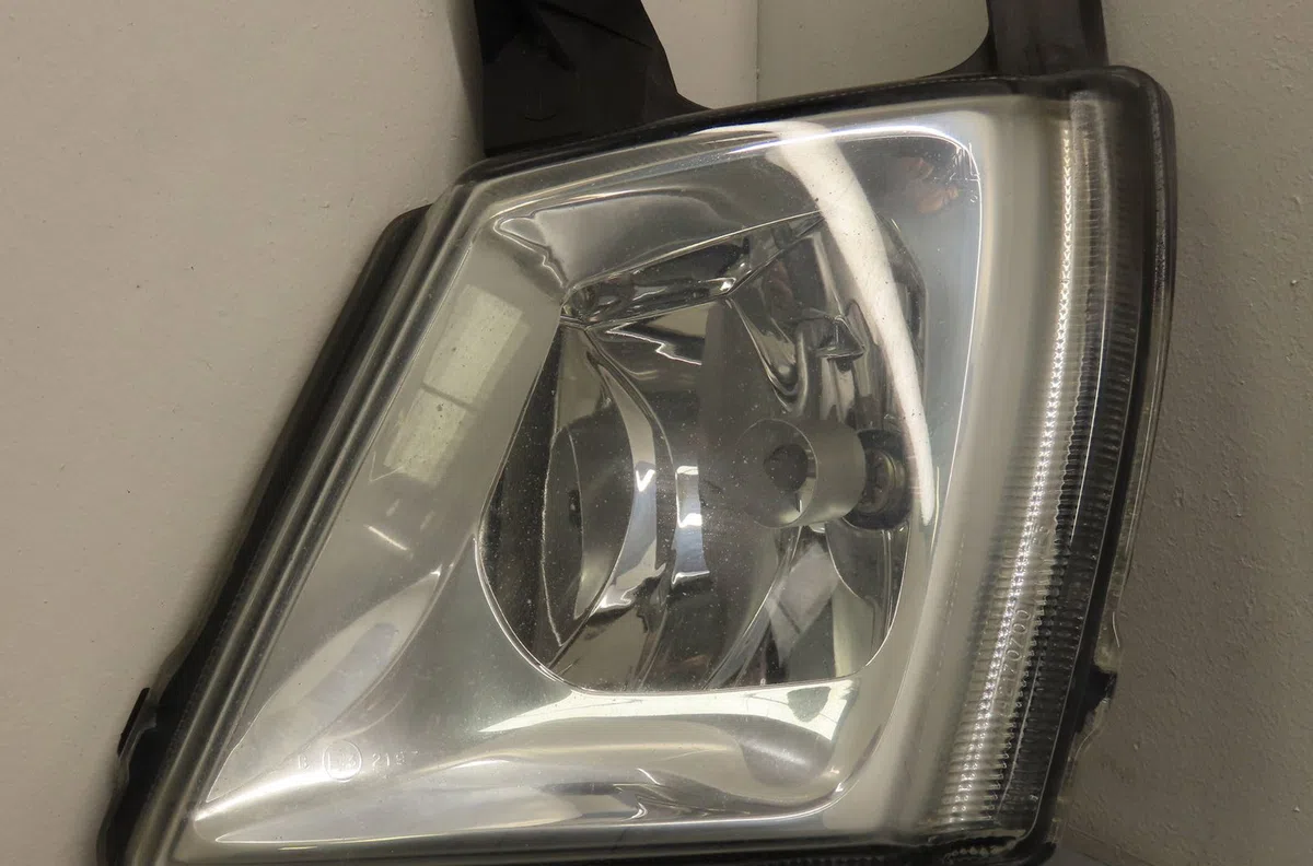 Phare antibrouillard avant gauche Peugeot 407 SW (6E_) 1.6 hdi 110 (2004-2010) 5 portes occasion