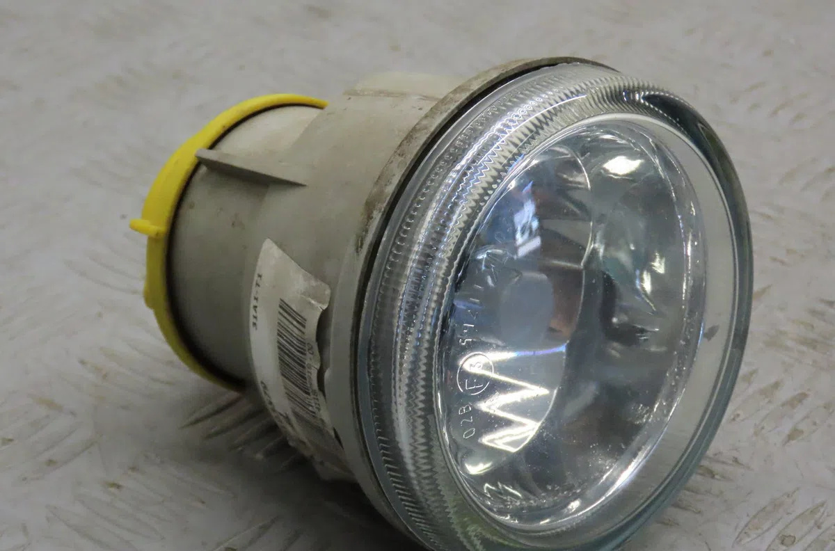 Phare antibrouillard avant gauche Peugeot PARTNER TEPEE 1.6 hdi (2010) occasion