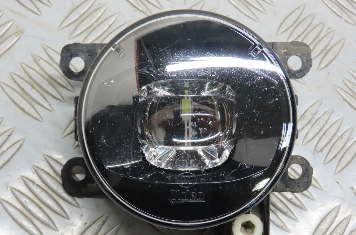 Phare antibrouillard avant gauche Renault CAPTUR I (J5_, H5_) 1.5 dci 110 (2015) 5 portes occasion