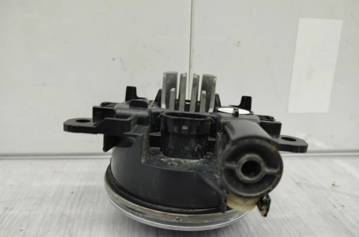 Phare antibrouillard avant gauche RENAULT CLIO 4 PHASE 1 occasion