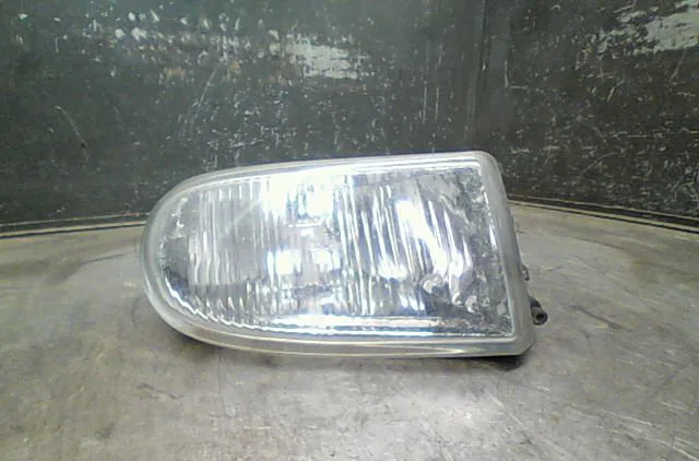 Phare antibrouillard avant gauche Renault CLIO I (B-C57_, 5-357_) 1.9 d (1996-1998) occasion