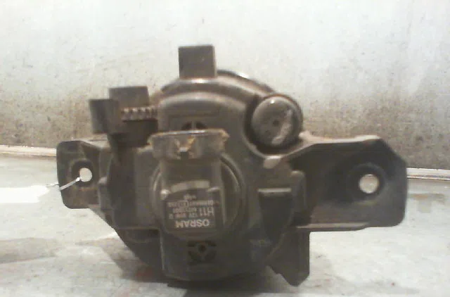 Phare antibrouillard avant gauche RENAULT CLIO II 2004 occasion