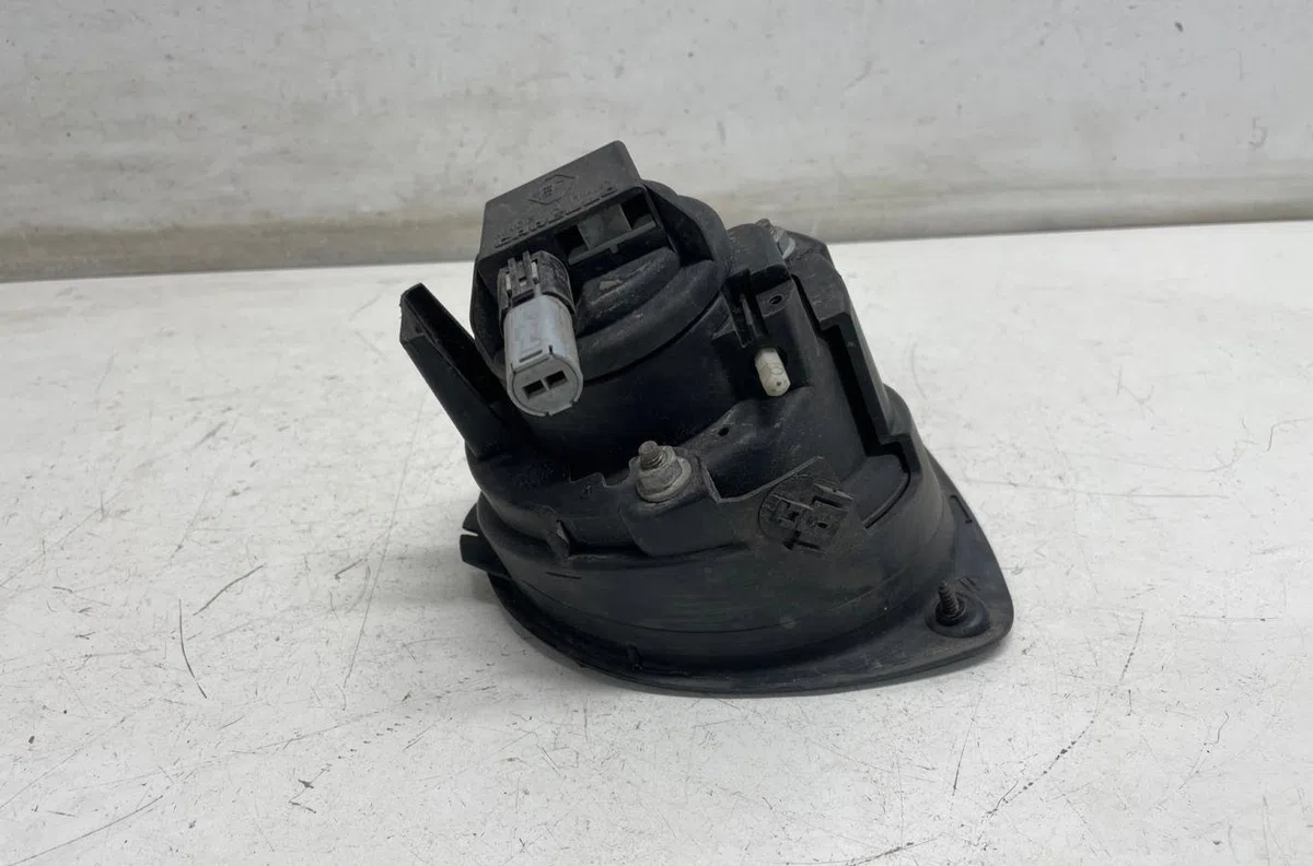 Phare antibrouillard avant gauche Renault CLIO II (BB_, CB_) 1.2 (bb0a, bb0f, bb10, bb1k, bb28, bb2d, bb2h, cb0a,... (19