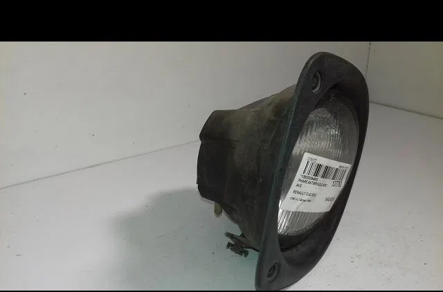 Phare antibrouillard avant gauche Renault CLIO II (BB_, CB_) 1.4 (b-cb0c, b-cb0s) (1998-2005) occasion