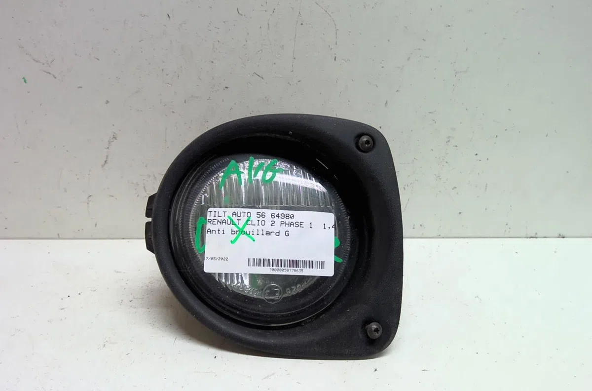 Phare antibrouillard avant gauche Renault CLIO II (BB_, CB_) 1.4 (b-cb0c, b-cb0s) (1998-2005) occasion