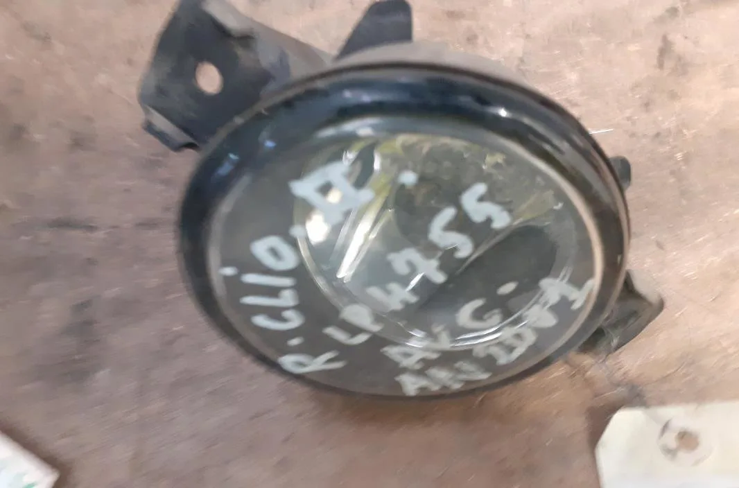Phare antibrouillard avant gauche Renault CLIO II (BB_, CB_) 1.5 dci (b-cb07) (2001-2009) 3 portes occasion