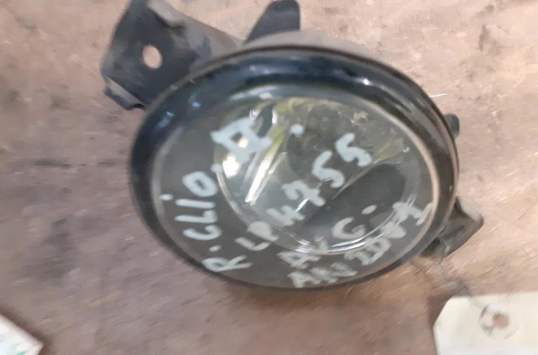 Phare antibrouillard avant gauche Renault CLIO II (BB_, CB_) 1.5 dci (b-cb07) (2001-2009) 3 portes occasion
