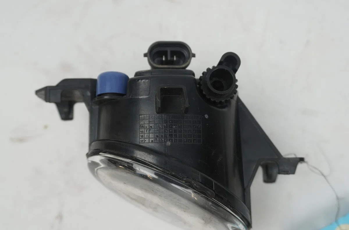 Phare antibrouillard avant gauche Renault CLIO II (BB_, CB_) 1.5 dci (b-cb3m) (2005-2010) 3 portes occasion