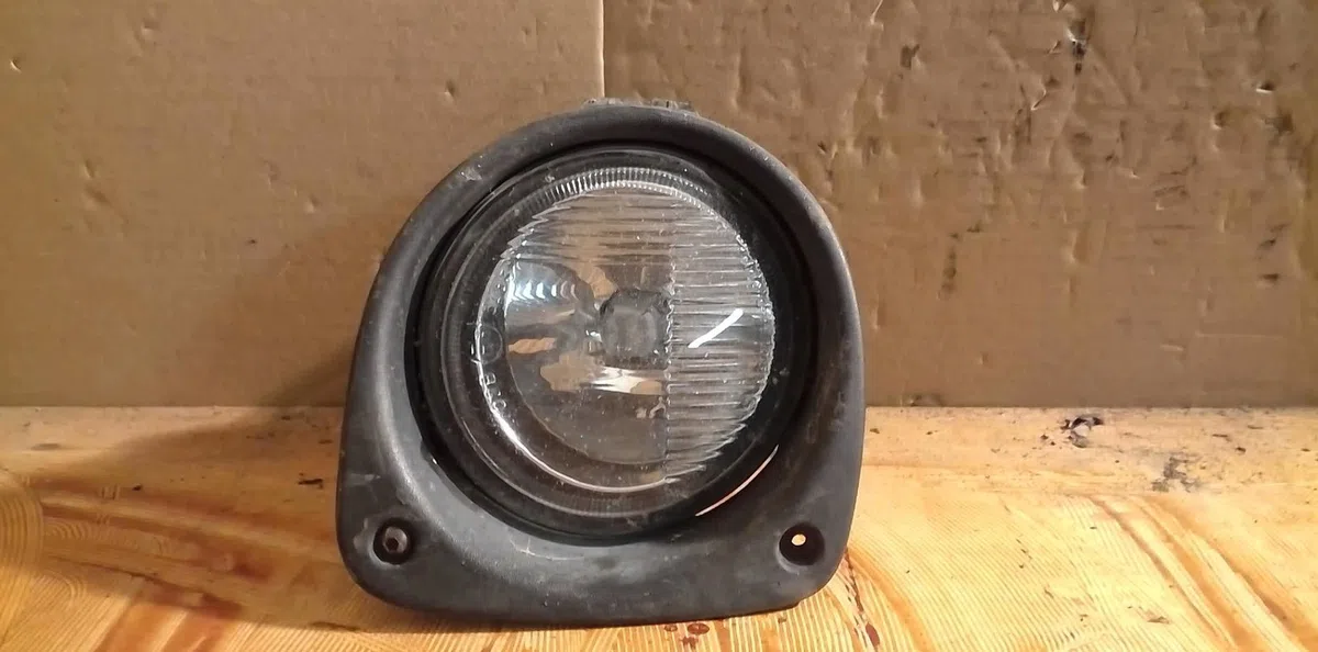 Phare antibrouillard avant gauche Renault CLIO II (BB_, CB_) 1.6 (b-cb0d, bb00) (1998-2005) occasion
