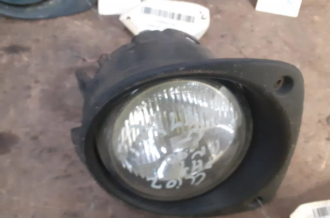Phare antibrouillard avant gauche Renault CLIO II (BB_, CB_) 1.9 d (b-cb0e, bb0j) (1998-2005) occasion