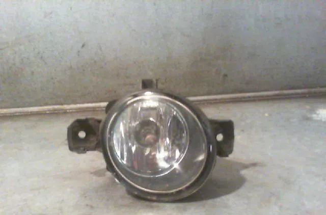 Phare antibrouillard avant gauche RENAULT CLIO II Phase 1 03-1998--06-2001 occasion
