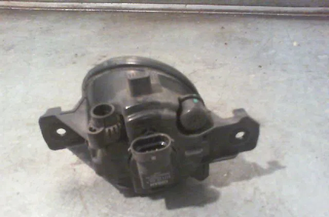 Phare antibrouillard avant gauche RENAULT CLIO II Phase 1 03-1998--06-2001 occasion