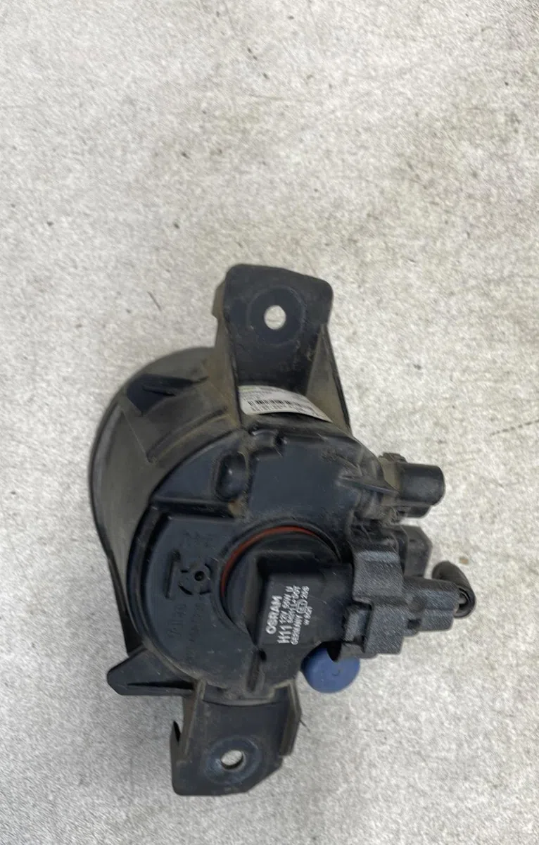 Phare antibrouillard avant gauche Renault CLIO III (BR0-1, CR0-1) 1.2 16v (br02, br0j, br11, cr02, cr0j, cr11) (2005-201