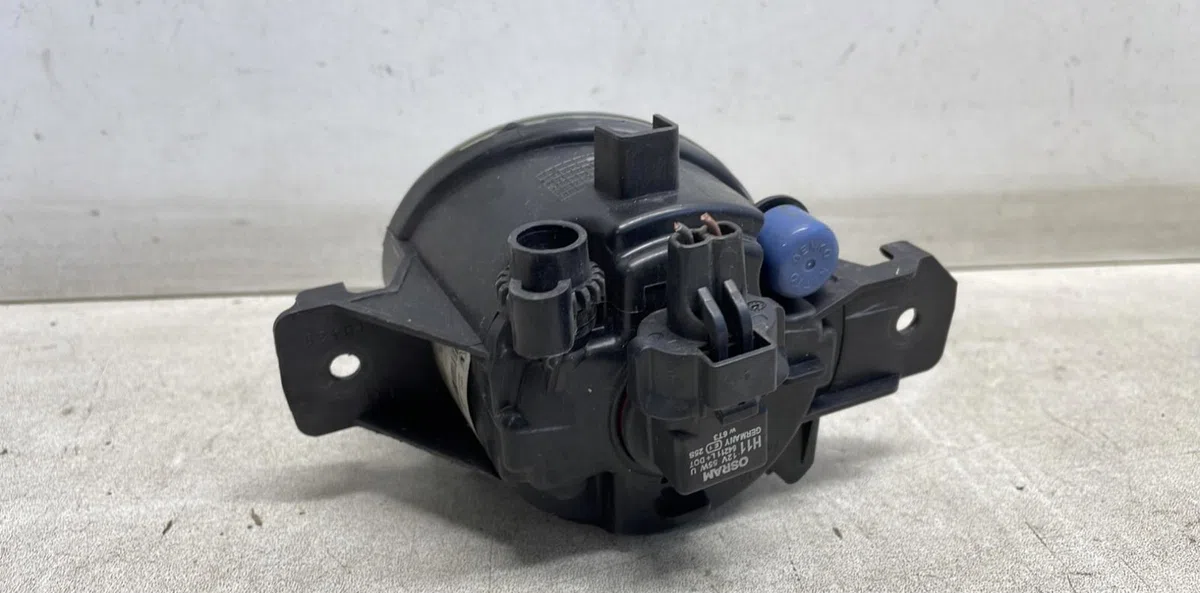 Phare antibrouillard avant gauche Renault CLIO III (BR0-1, CR0-1) 1.4 16v (2005-2012) occasion