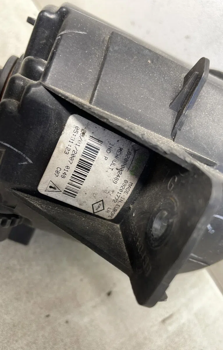 Phare antibrouillard avant gauche Renault CLIO III (BR0-1, CR0-1) 1.4 16v (2005-2012) occasion