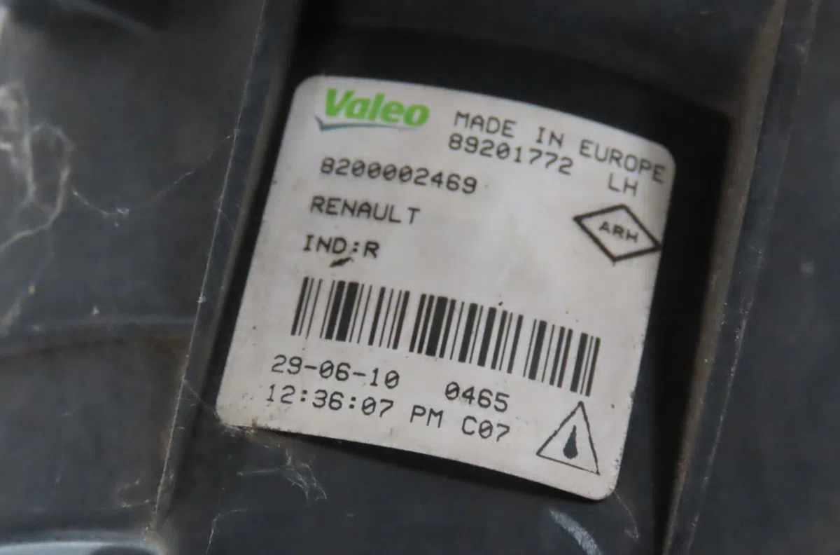 Phare antibrouillard avant gauche Renault CLIO III (BR0-1, CR0-1) 1.5 dci (c-br0g, c-br1g) (2005-2012) 5 portes occasion