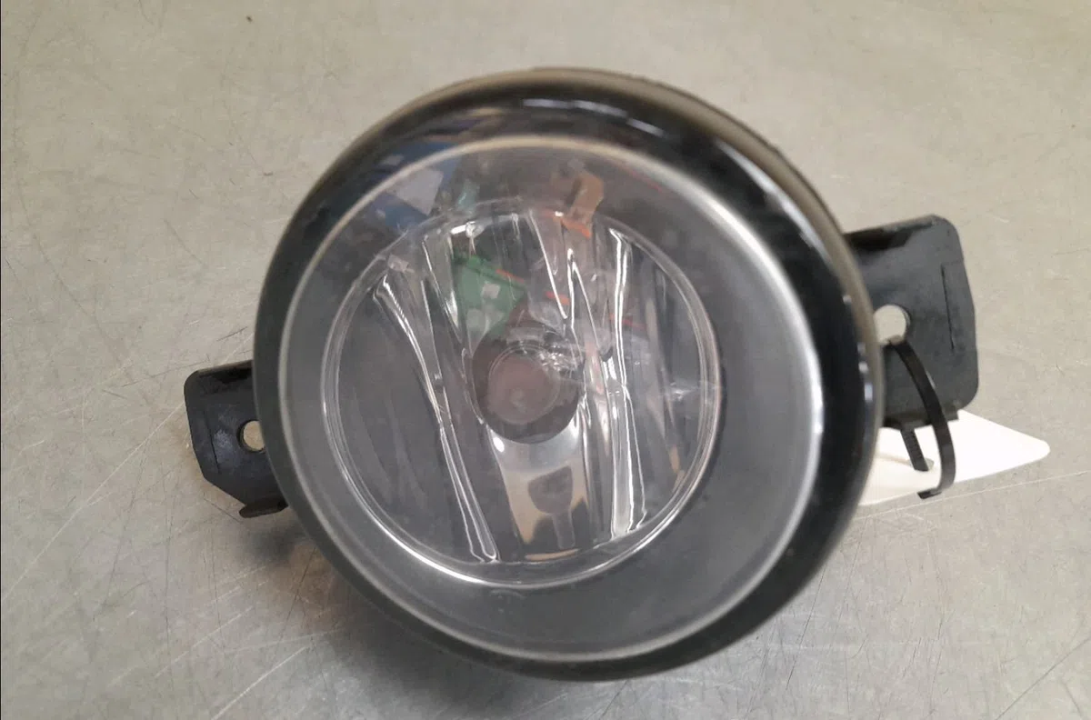 Phare antibrouillard avant gauche Renault CLIO III Grandtour (KR0-1_) 1.5 dci (2010-2012) 5 portes occasion