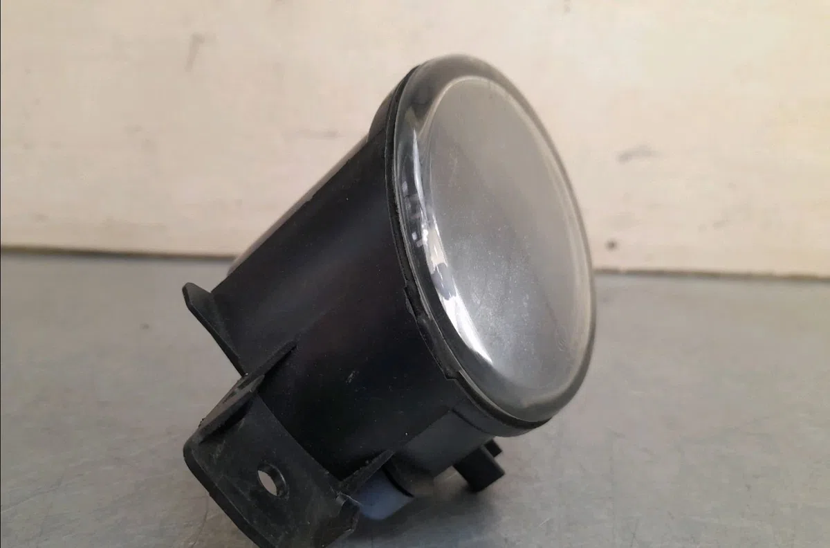 Phare antibrouillard avant gauche Renault CLIO III Grandtour (KR0-1_) 1.5 dci (2010-2012) 5 portes occasion