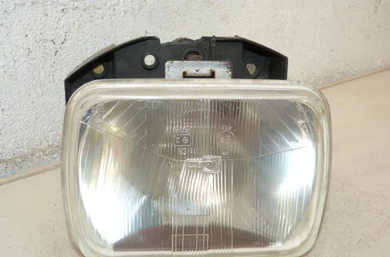 Phare antibrouillard avant gauche RENAULT EXPRESS PHASE 1 occasion