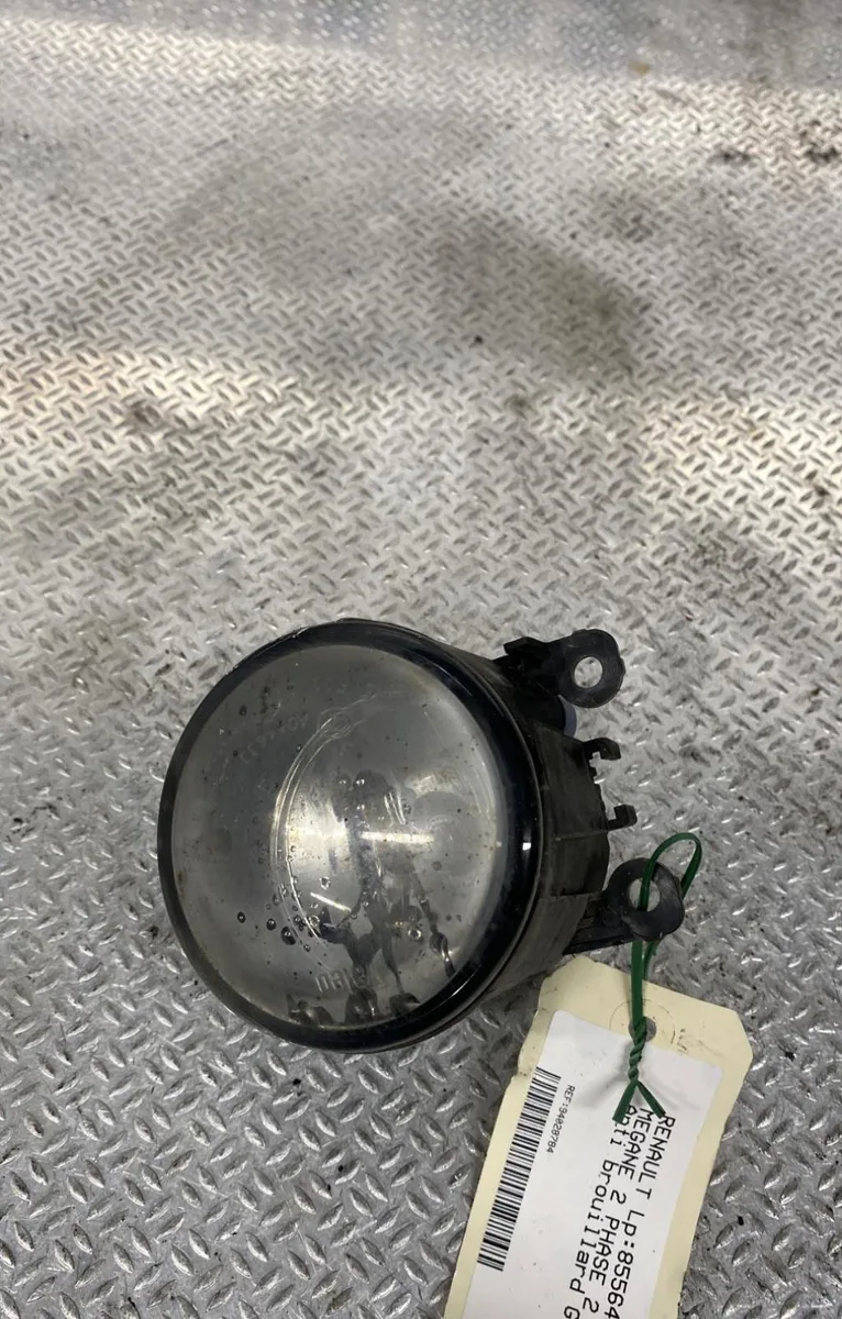 Phare antibrouillard avant gauche RENAULT MEGANE 2 MEGANE 2 PHASE 2 occasion
