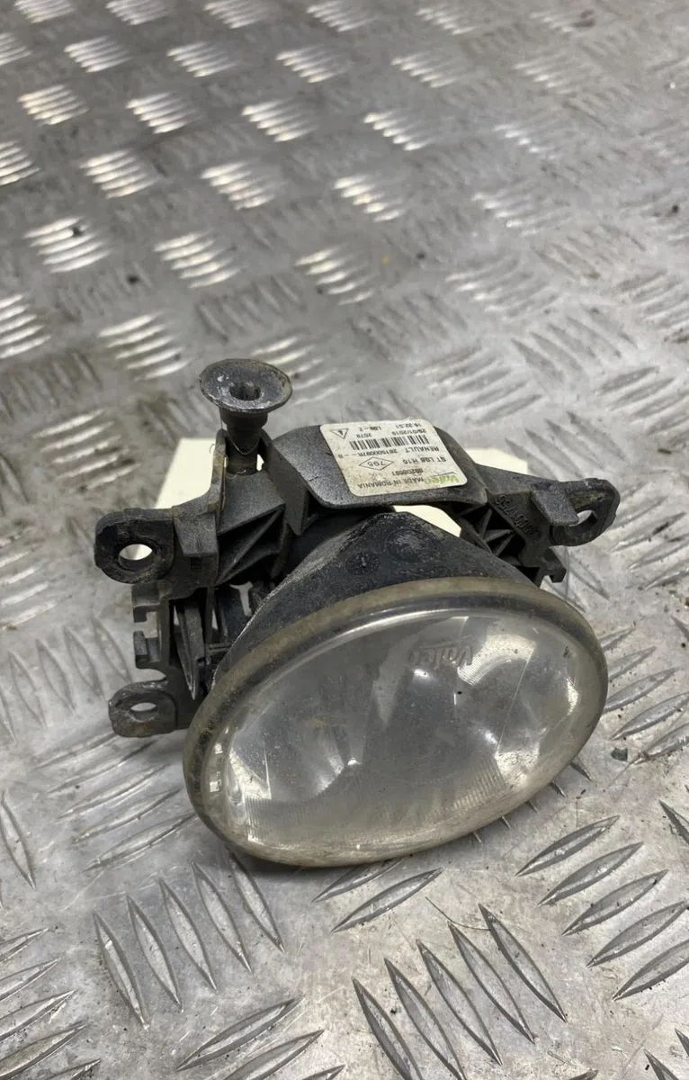 Phare antibrouillard avant gauche RENAULT MEGANE 4 PHASE 1 occasion