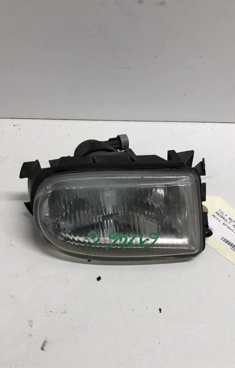 Phare antibrouillard avant gauche Renault MEGANE I (BA0-1_) 1.4 e (ba0e, ba0v) (1996-2003) occasion