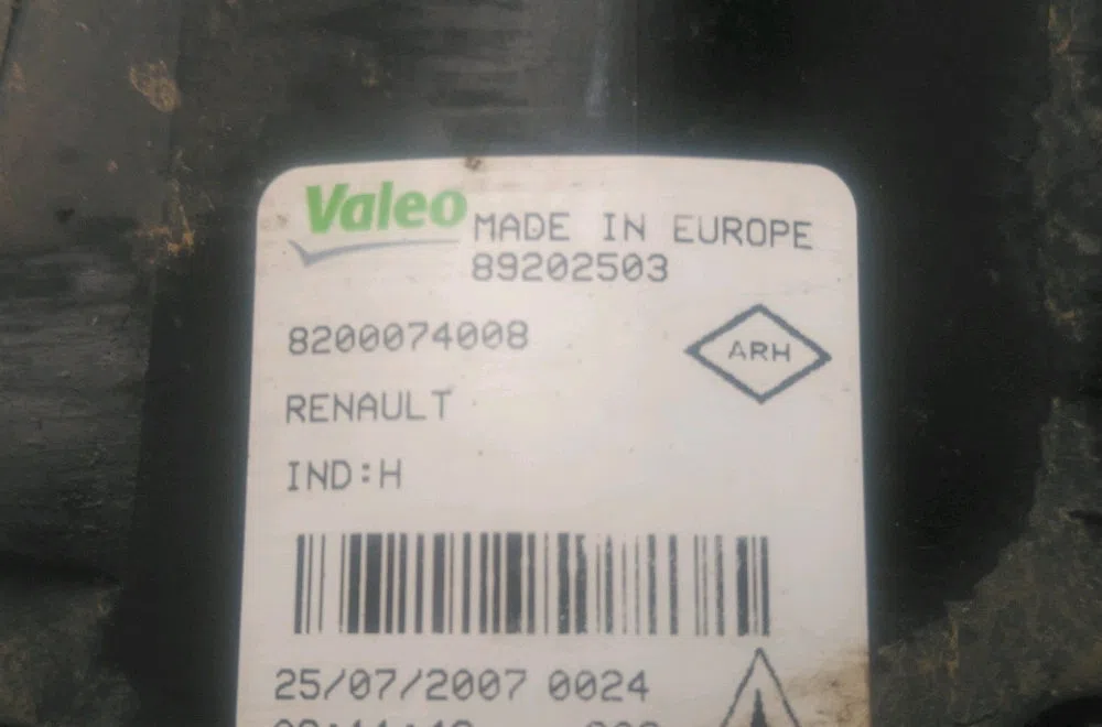 Phare antibrouillard avant gauche Renault MEGANE II Break (KM0-1_) 1.9 dci (2005-2009) occasion