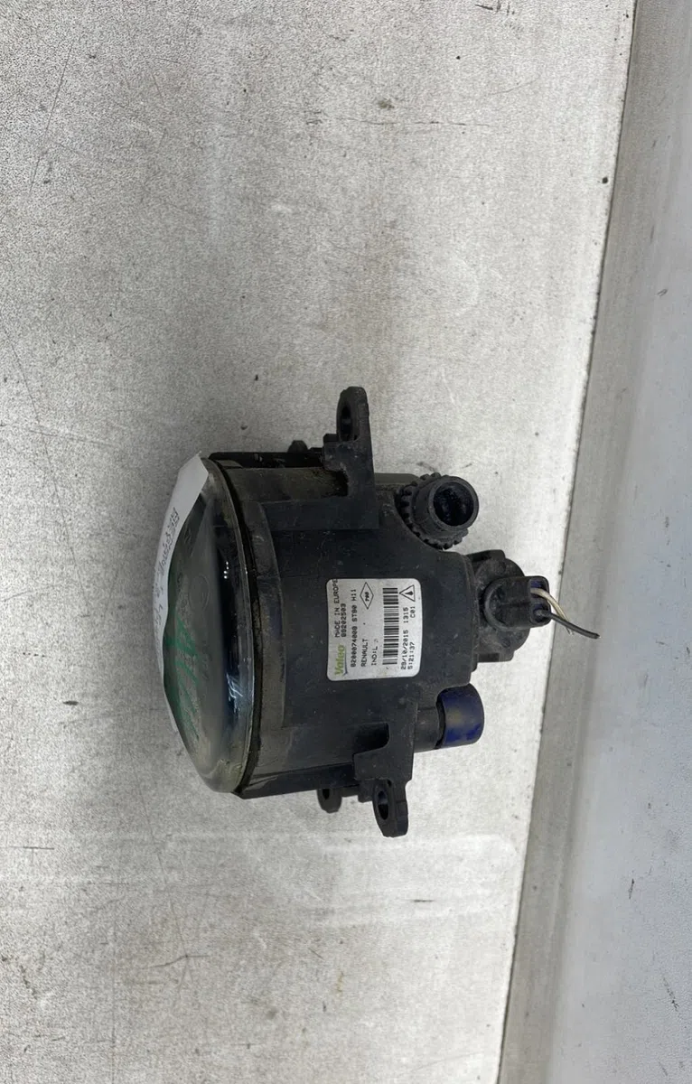 Phare antibrouillard avant gauche Renault MEGANE III Grandtour (KZ0-1) 1.5 dci (kz09, kz0d, kz1g, kz29, kz14, kz1w, kz10
