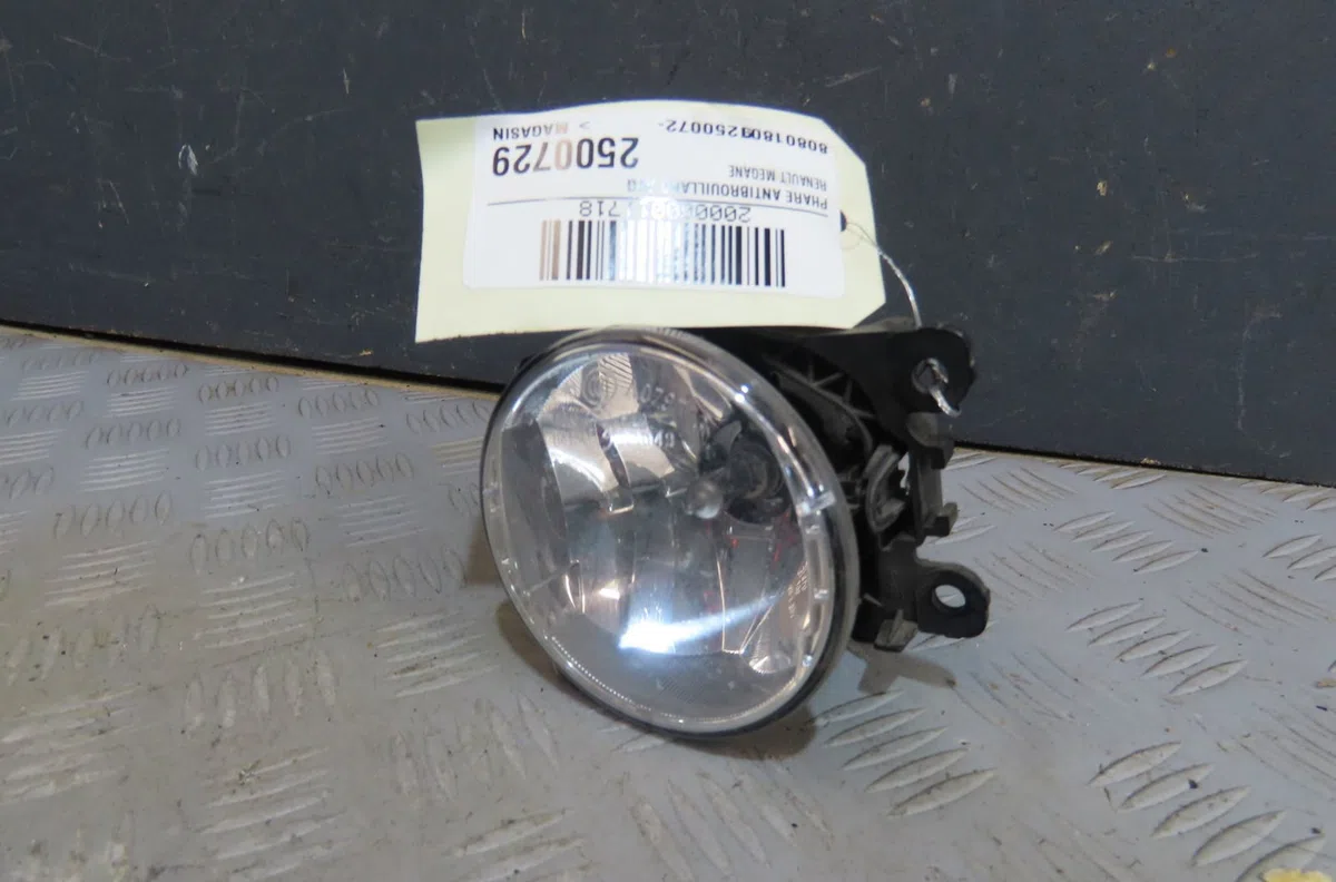 Phare antibrouillard avant gauche Renault MEGANE IV Estate (K9A-M-N_) 1.5 dci 110 (2016) occasion