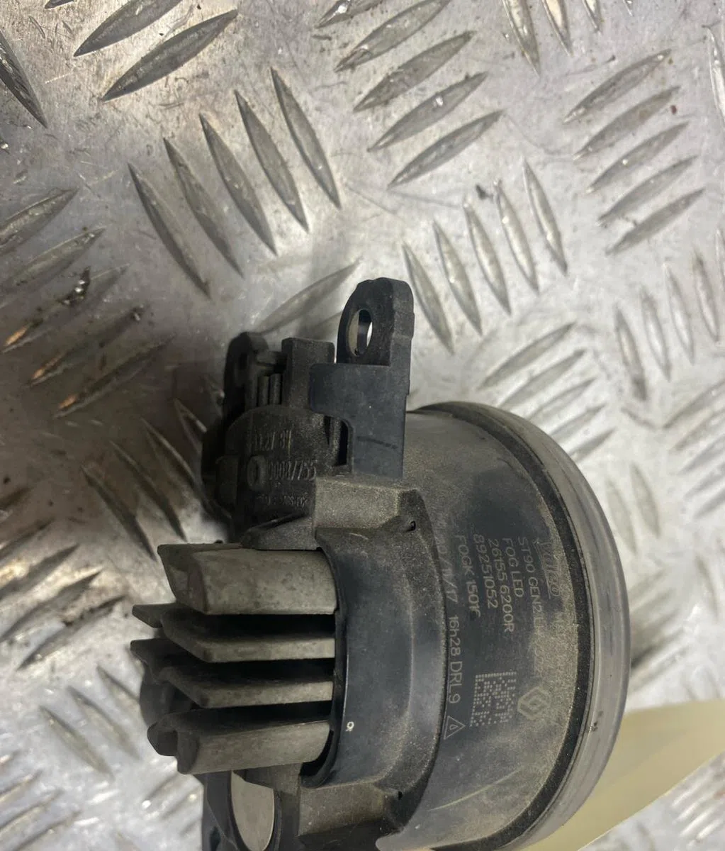 Phare antibrouillard avant gauche RENAULT SCENIC 4 occasion