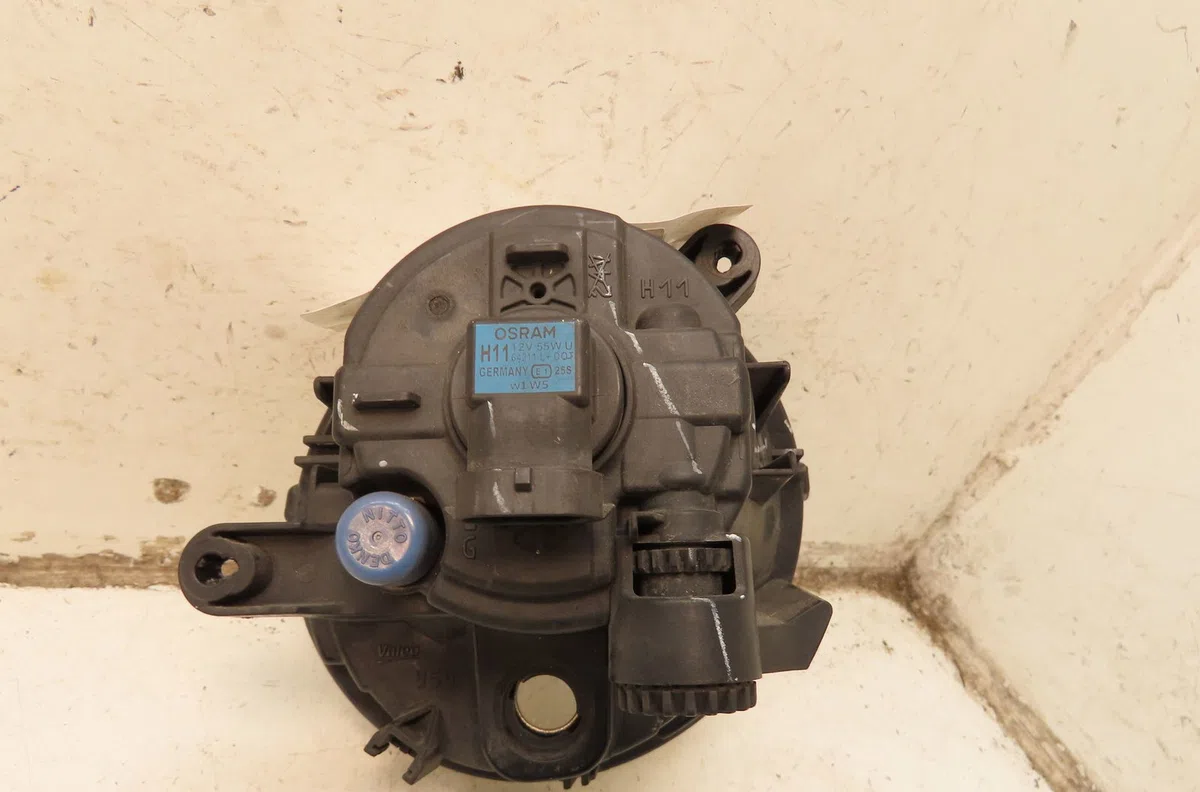 Phare antibrouillard avant gauche Renault TWINGO II (CN0_) 1.5 dci 90 (2010) occasion