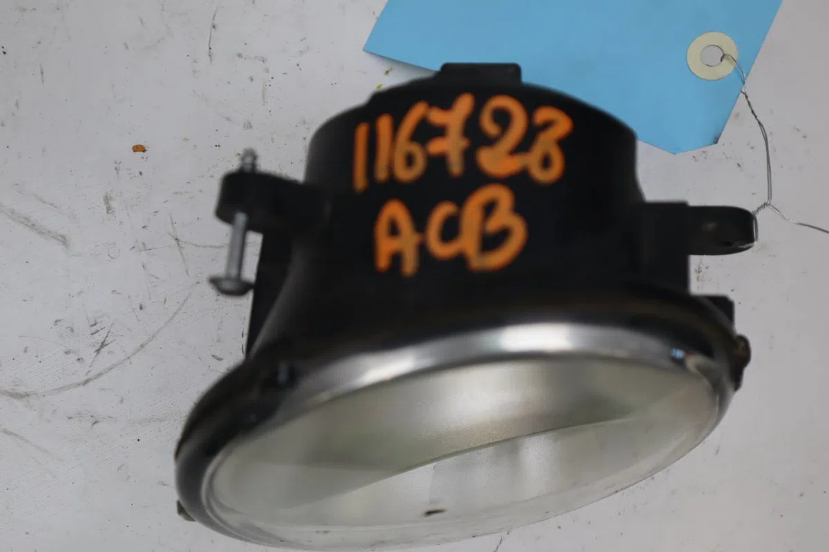 Phare antibrouillard avant gauche Renault TWINGO II (CN0_) 1.5 dci (cn0e) (2007-2014) 3 portes occasion