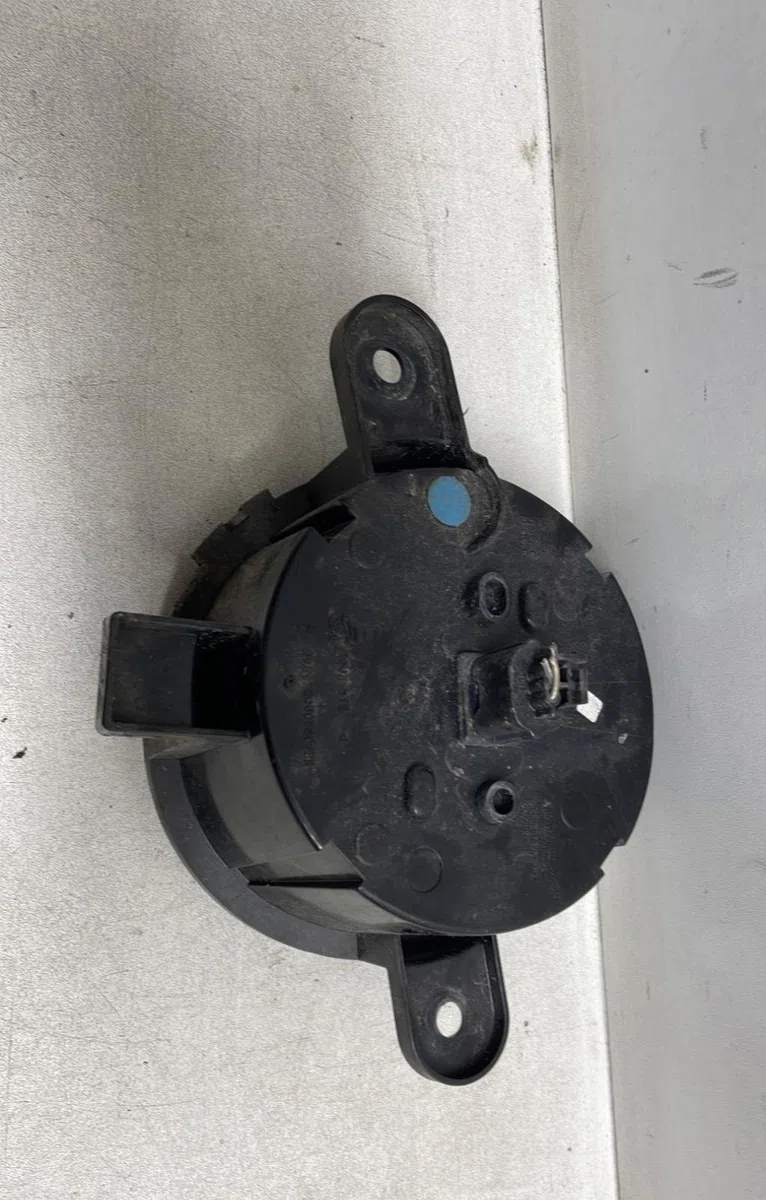 Phare antibrouillard avant gauche Renault TWINGO III (BCM_, BCA_) 1.0 sce 70 (bcmb) (2015) 5 portes occasion