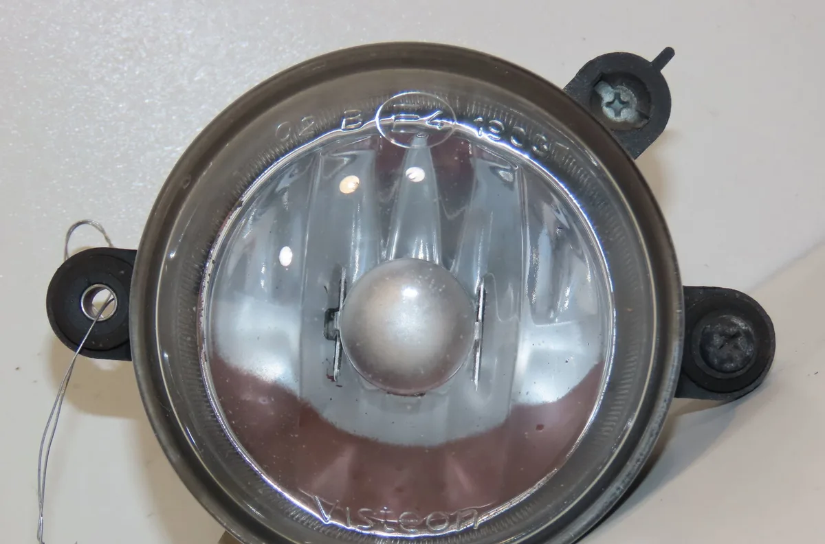 Phare antibrouillard avant gauche Seat CORDOBA (6L2) 1.4 16v (2002-2007) occasion
