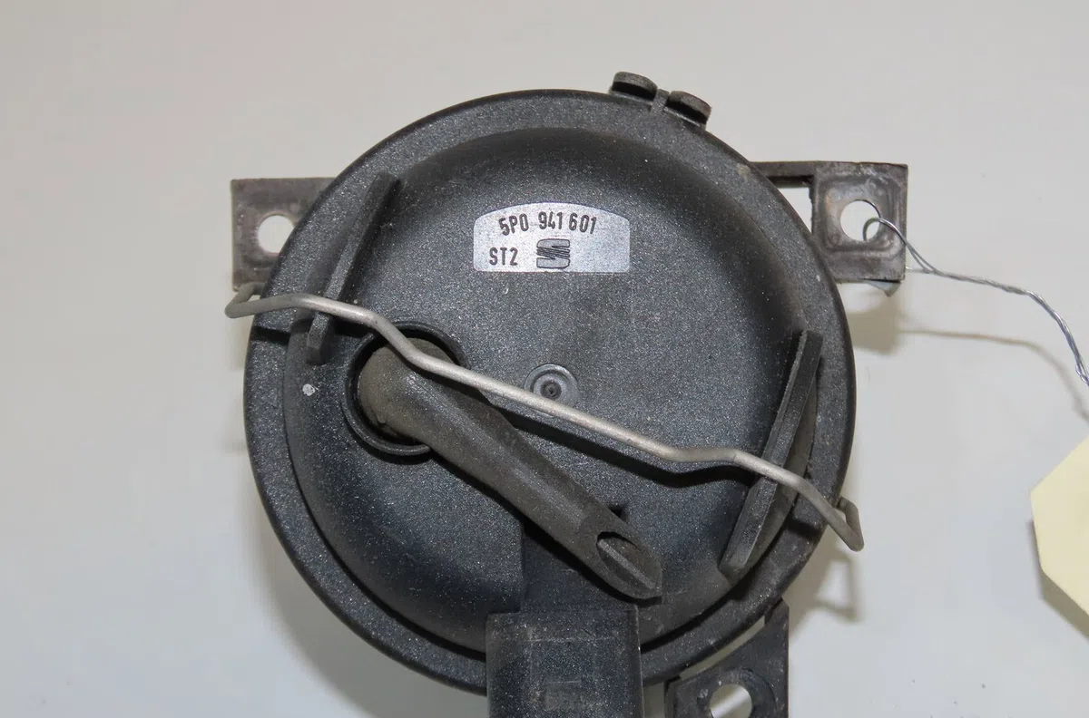 Phare antibrouillard avant gauche Seat IBIZA III (6L1) 1.4 16v (2002-2007) occasion