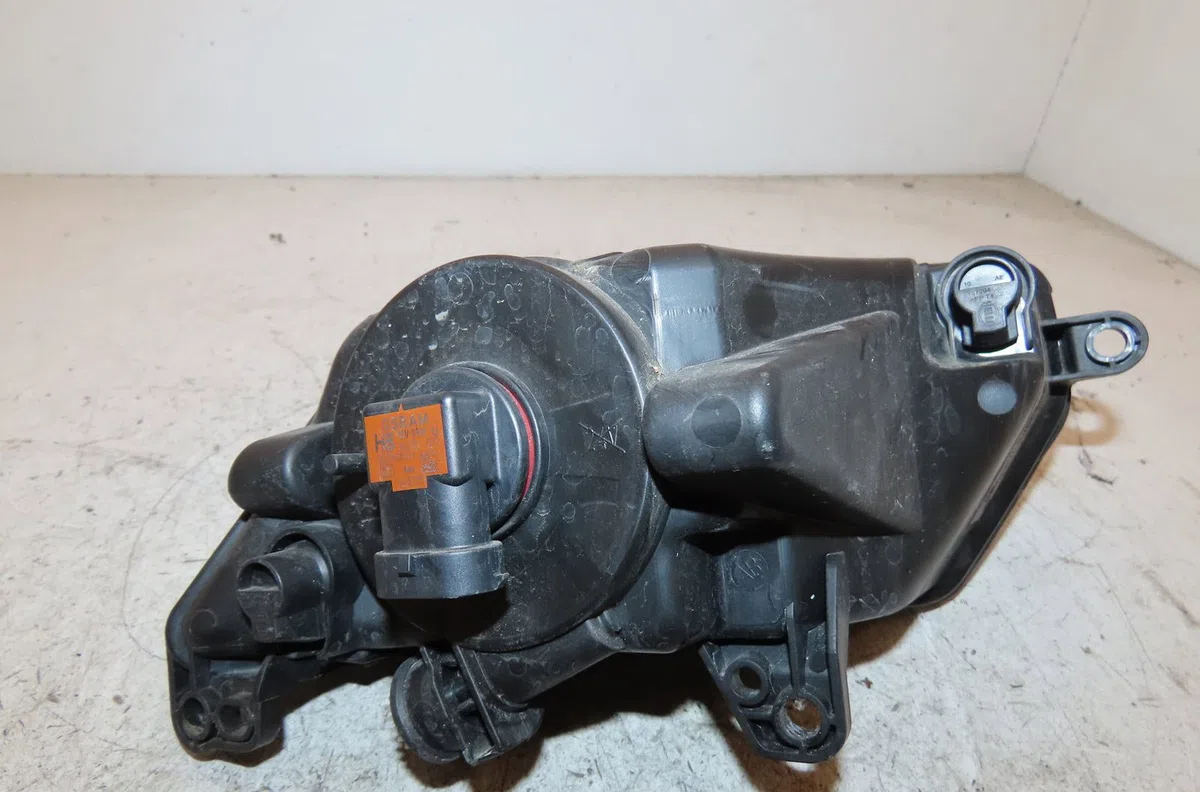 Phare antibrouillard avant gauche Seat IBIZA IV (6J5, 6P1) 1.2 tdi (2010-2015) occasion