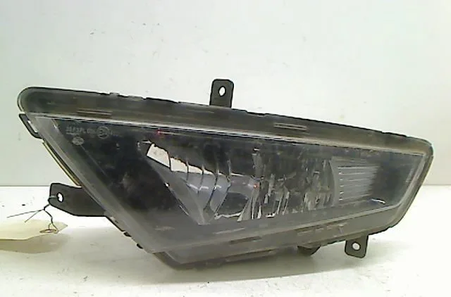 Phare antibrouillard avant gauche Seat LEON (5F1) 2.0 tdi (2012-2020) 5 portes occasion