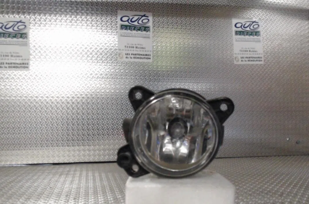 Phare antibrouillard avant gauche SKODA FABIA 1  FABIA 1 PHASE 2 BREAK occasion