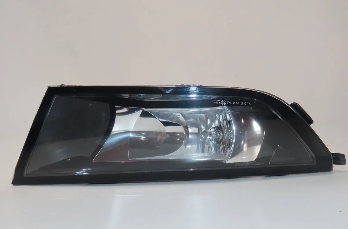 Phare antibrouillard avant gauche Skoda FABIA III (NJ3) 1.0 (2014-2021) occasion
